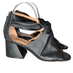 Silent D Women Jarod Back Zip Sandal In Black Leather Size 36 Twisted Vamp